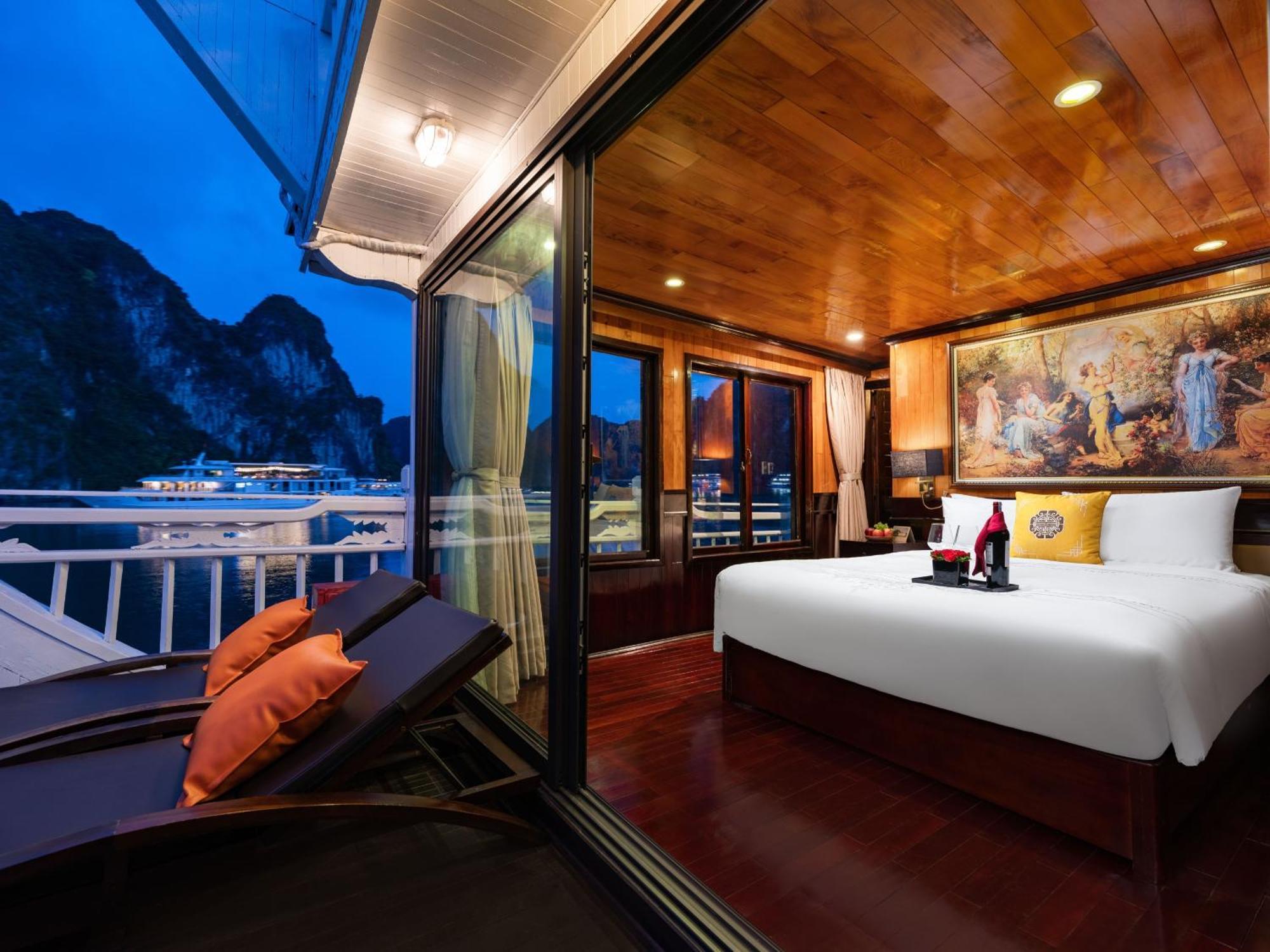 Hera Boutique Cruise Ha Long Bay Exterior photo